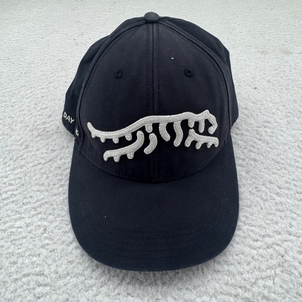 Sun Day Red Golf Hat Size XS 56cm Black Embroidered Tiger Woods Jupiter Snapback